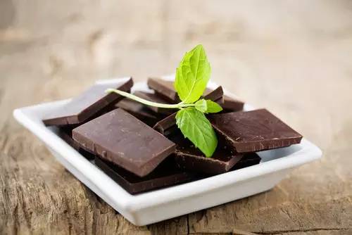 月经来之前肚子胀吃什么好,姨妈期水肿吃什么调理