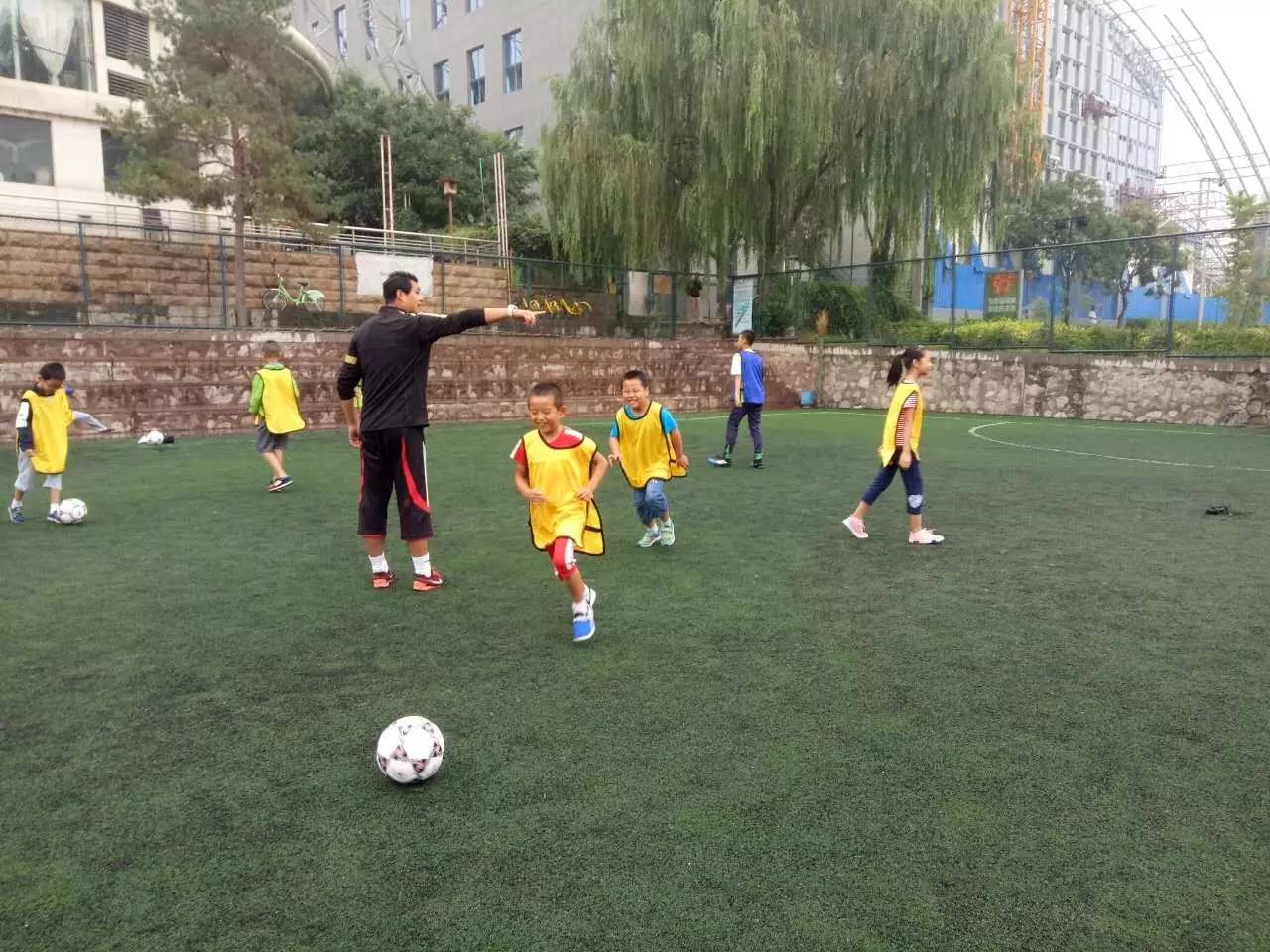 兰州足球培训班小学生,圆梦青少年足球培训