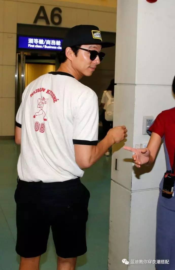 王源演唱会穿秀禾服,王源沸腾之夜黑西装