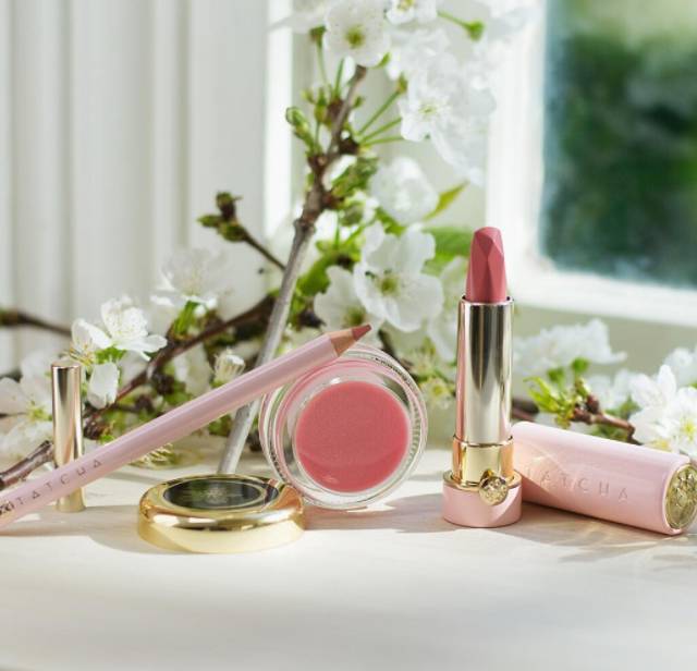 一起来看看这6款高颜值唇膏,10支最适合秋冬的唇膏