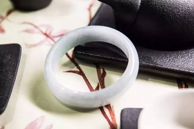 男朋友送你口红100支,男朋友一支口红都不愿意送你