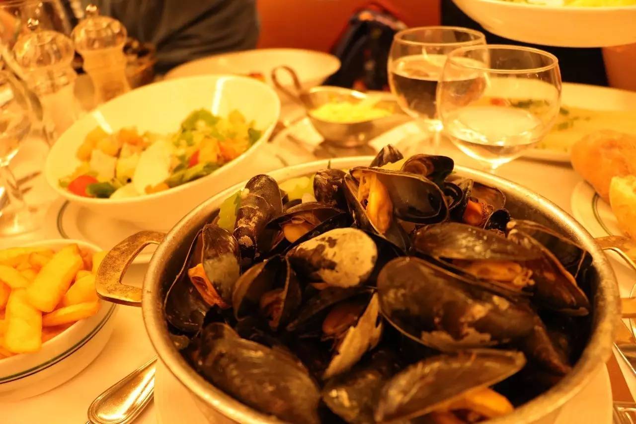 坐火车游欧洲视频,坐着火车游英国