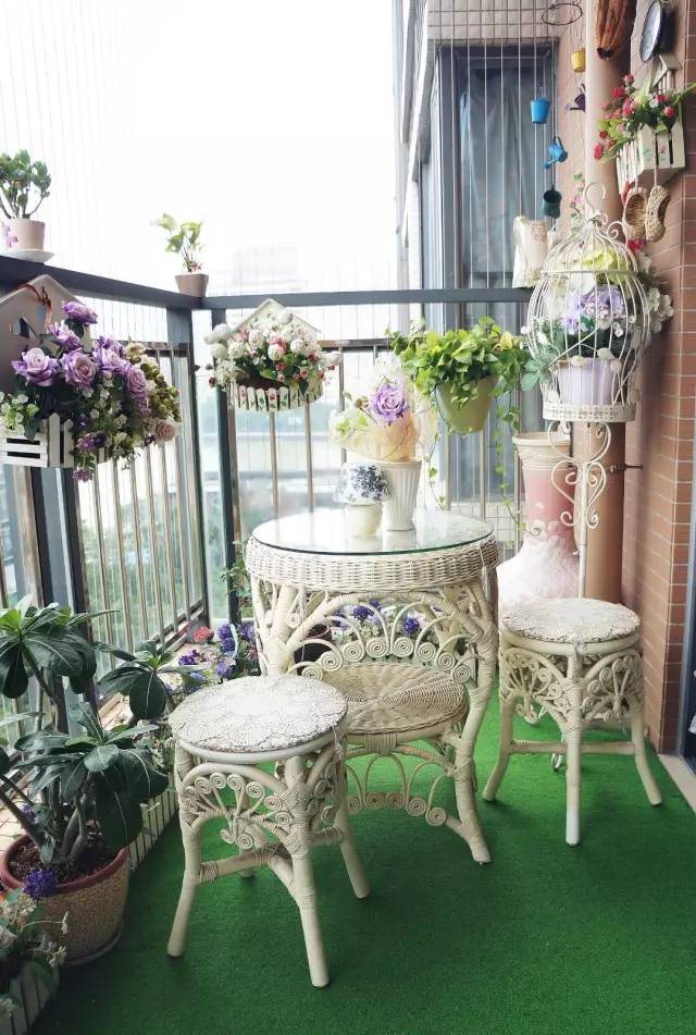 “莫澳欣，你设计的服装哪里可以买得到？！”