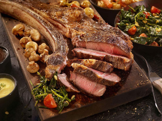 歪？别的小朋友都去吃好吃的了，你啥时候带我去啊？