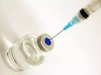 注射肉毒素中毒案例,女子注射肉毒素中毒