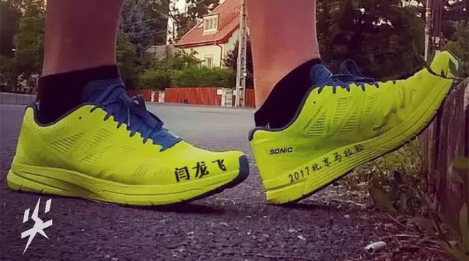 尖货QAVol.02|耐克飞线很快就断了?Boost站旁边呵呵的笑