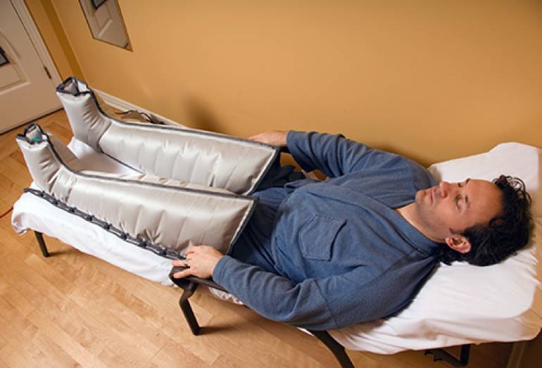 为什么脚肿了晚上特别疼,为什么坐久了腿肿脚肿