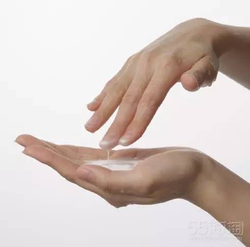 鏃ユ湰閲戠當鎶よ偆,杩欎簺骞寸垎鐏棩寮忔姢鑲ゅ搧鍗曞搧