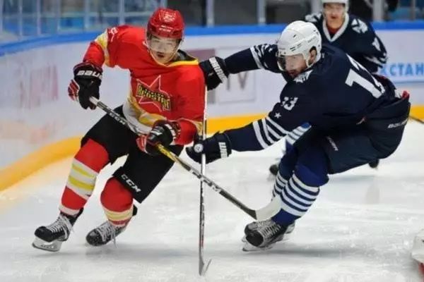 冰球比赛如果发生越位怎么办,冰球是犯规才能打架吗