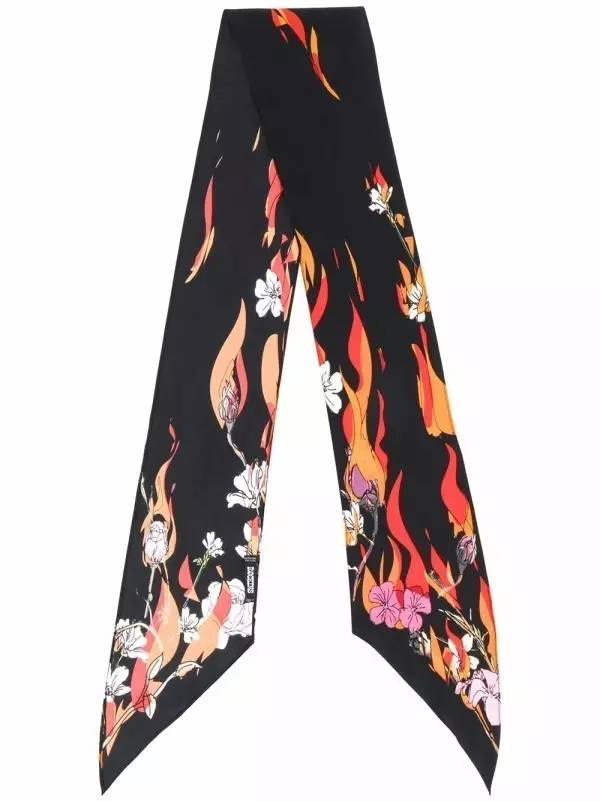 不局限哈雷和滑板文化，酷女孩需要一点“火元素”