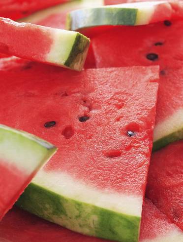 牙齿变黄、口腔异味怎么办?这些简单的食物就能搞定!