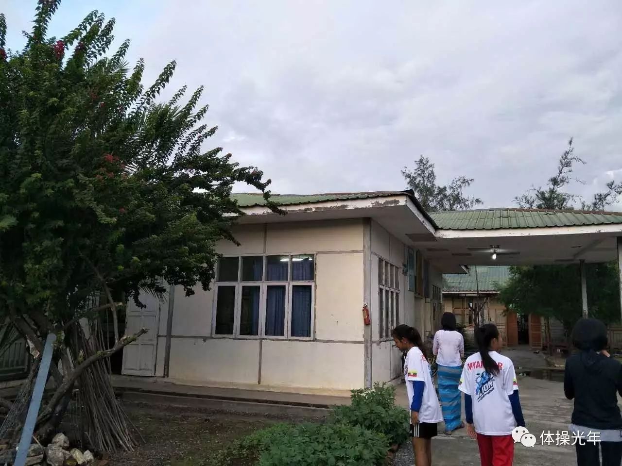 光年独家｜吕雅雯：在缅甸教体操的中国姑娘