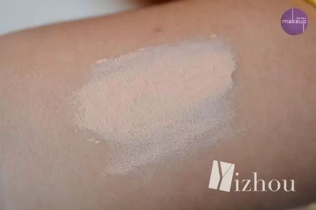 适合夜场上班的粉底液,月入十万化妆师推荐的粉底液