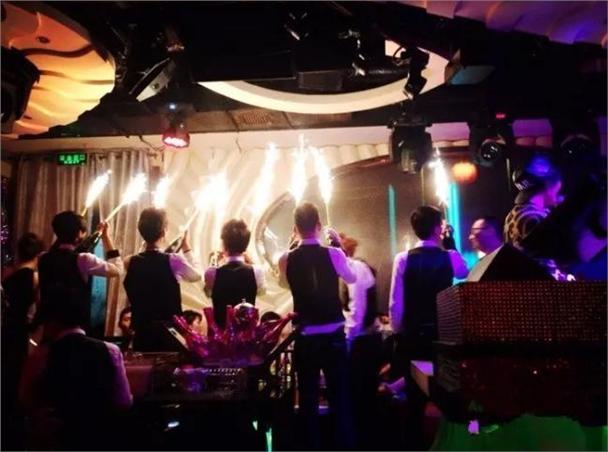 武汉嗨皮站在哪,武汉嗨一点的地方