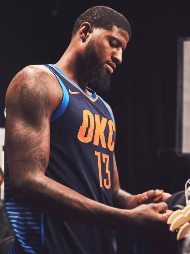 杨毅送球衣,杨毅最新发布消息