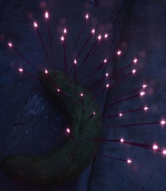 宁波人门口烧纸,宁波本地人喜欢在门口烧纸