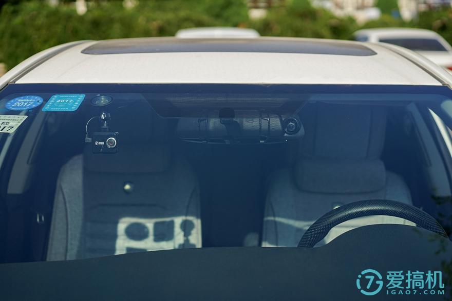 小蚁行车记录仪后视镜版开机,小蚁行车记录仪带循环录像功能