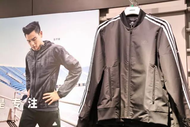 100元帮你搞定一套秋装,花一件衣服的钱穿两件衣服