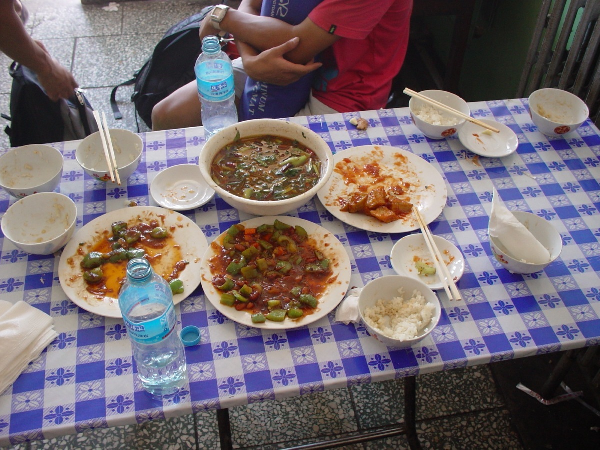 一个人一台车到西藏,一个人一辆车直通拉萨