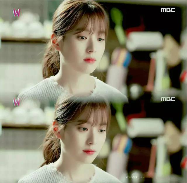 头发怎么弄卷发会持久,适合头发少且减龄的卷发