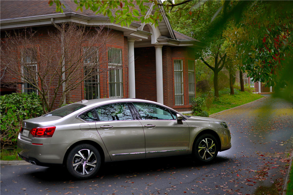 雪铁龙c5天逸1.6t试驾视频,2020款雪铁龙c5aircross试驾