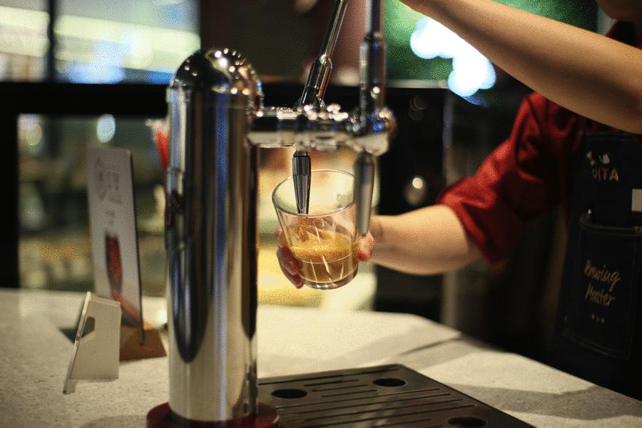 COSTA出了氮气冷萃咖啡，我们在上海和成都都体验了一下