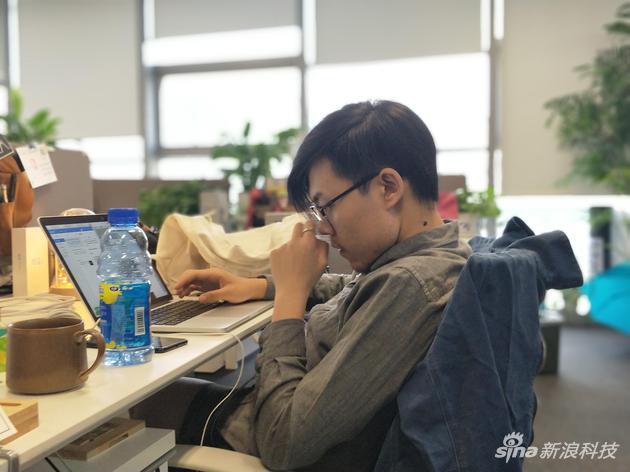 一加5顶配多少钱,1499元一加5手机