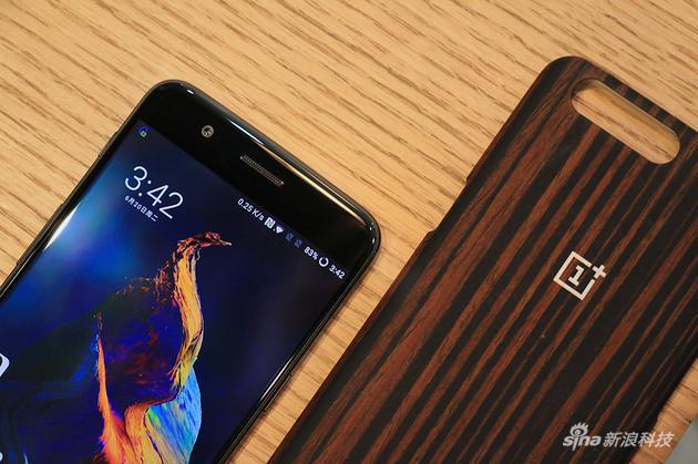 一加3500元手机性价比,1499元一加5手机