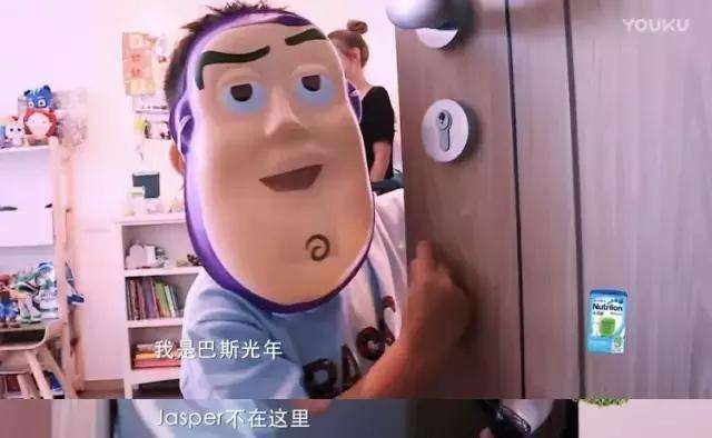 宝宝哭闹妈妈控制不了情绪怎么办,孩子总哭闹怎么哄