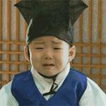 三岁宝宝半夜三更突然哭闹,三更半夜小孩的耳朵疼是怎么回事