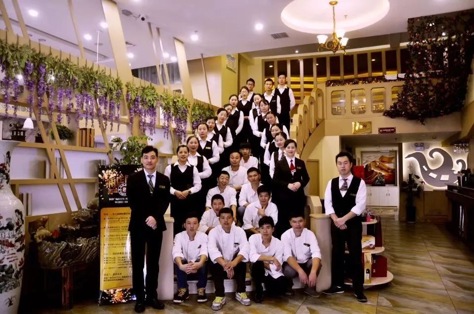 信阳迪欧咖啡周年庆！不能错过的重磅福利：免费请大家吃牛排了……