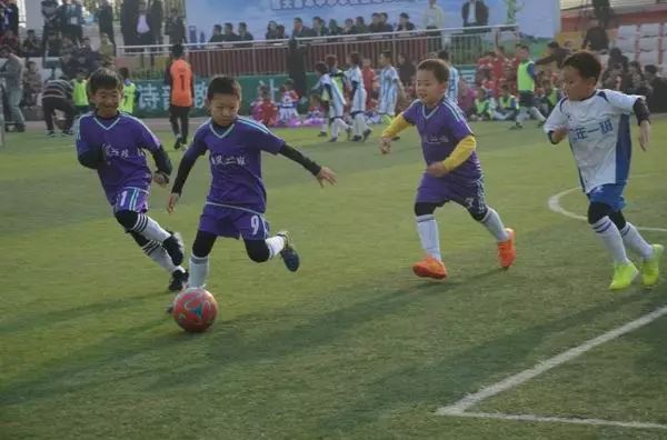 校园｜直播点击率过21万：中心小学足球特色震撼来袭