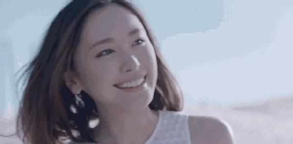 神奇安瓶算是目前最火的网红,珀莱雅保龄球安瓶拔草