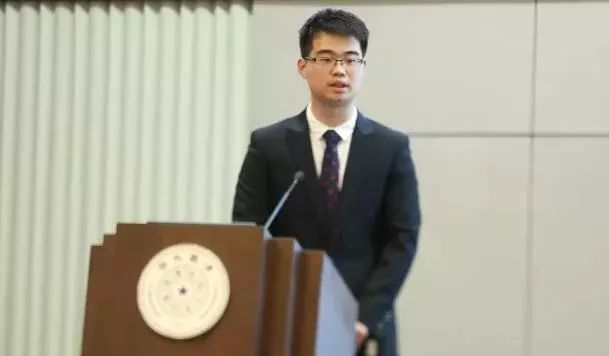 微言夜读｜这些清华才俊说了，唯青春与梦想不可辜负！