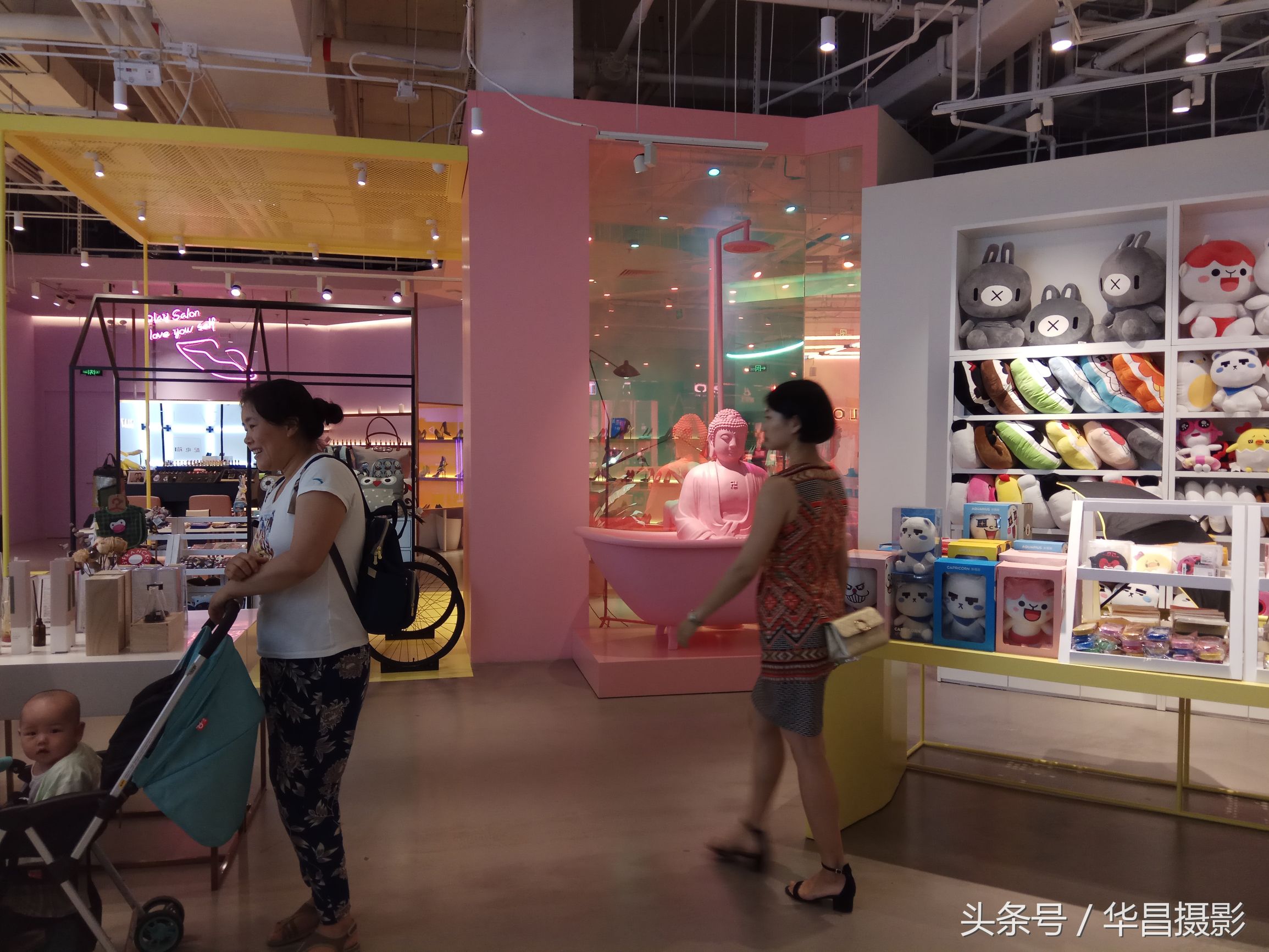 简单好出效果的商铺,简单干净的商铺