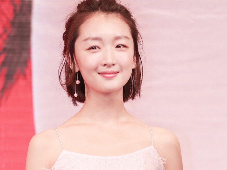 适合20岁左右女孩子的首饰品牌,20岁女生适合戴的金饰品