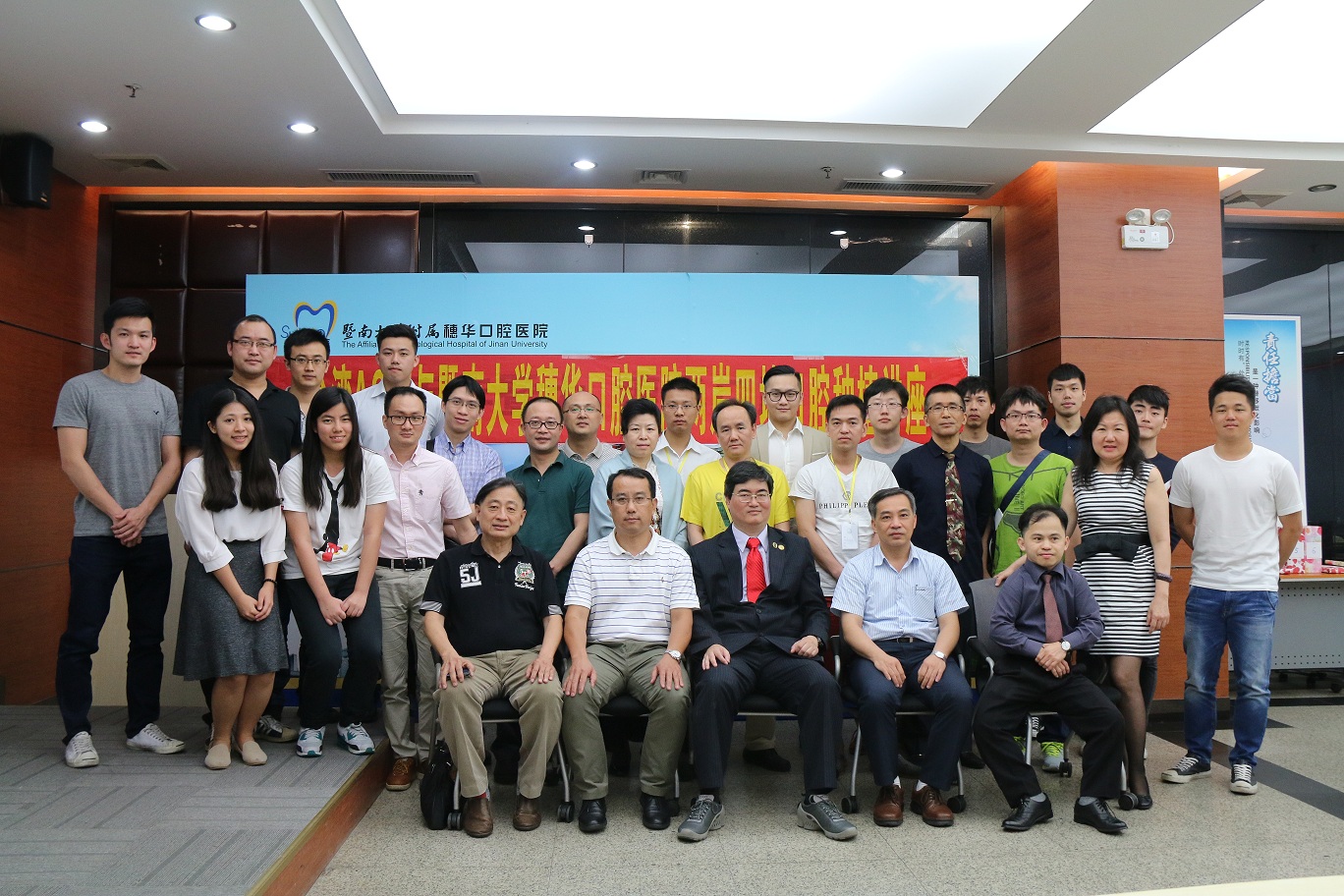 智齿和下颌神经管重合怎么办,智齿连的上颌窦怎么拔出