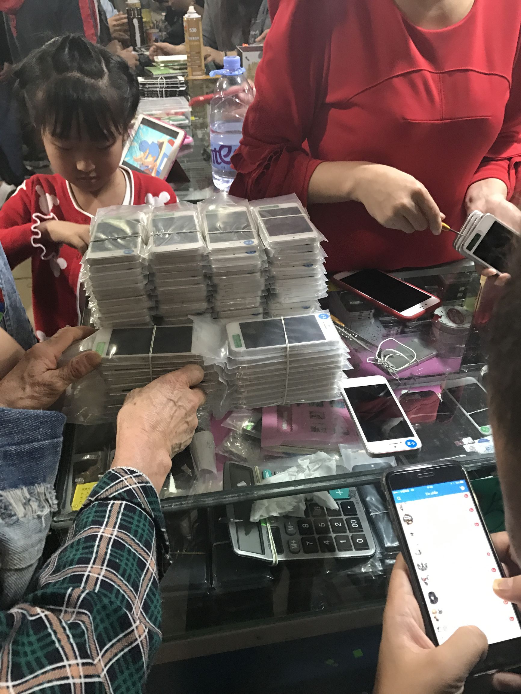 华强北翻新的iphone手机用什么屏,华强北翻新苹果手机全过程