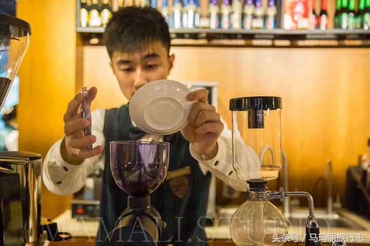 住赏气质喆啡，一辆复古老爷车把你接到咖啡馆的家