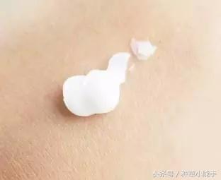 娜扎白的发光,娜扎深v美裙白到发光