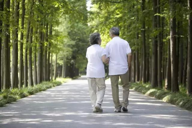 长了骨刺自己慢慢会自愈吗,脚跟长骨刺会引起哪些症状