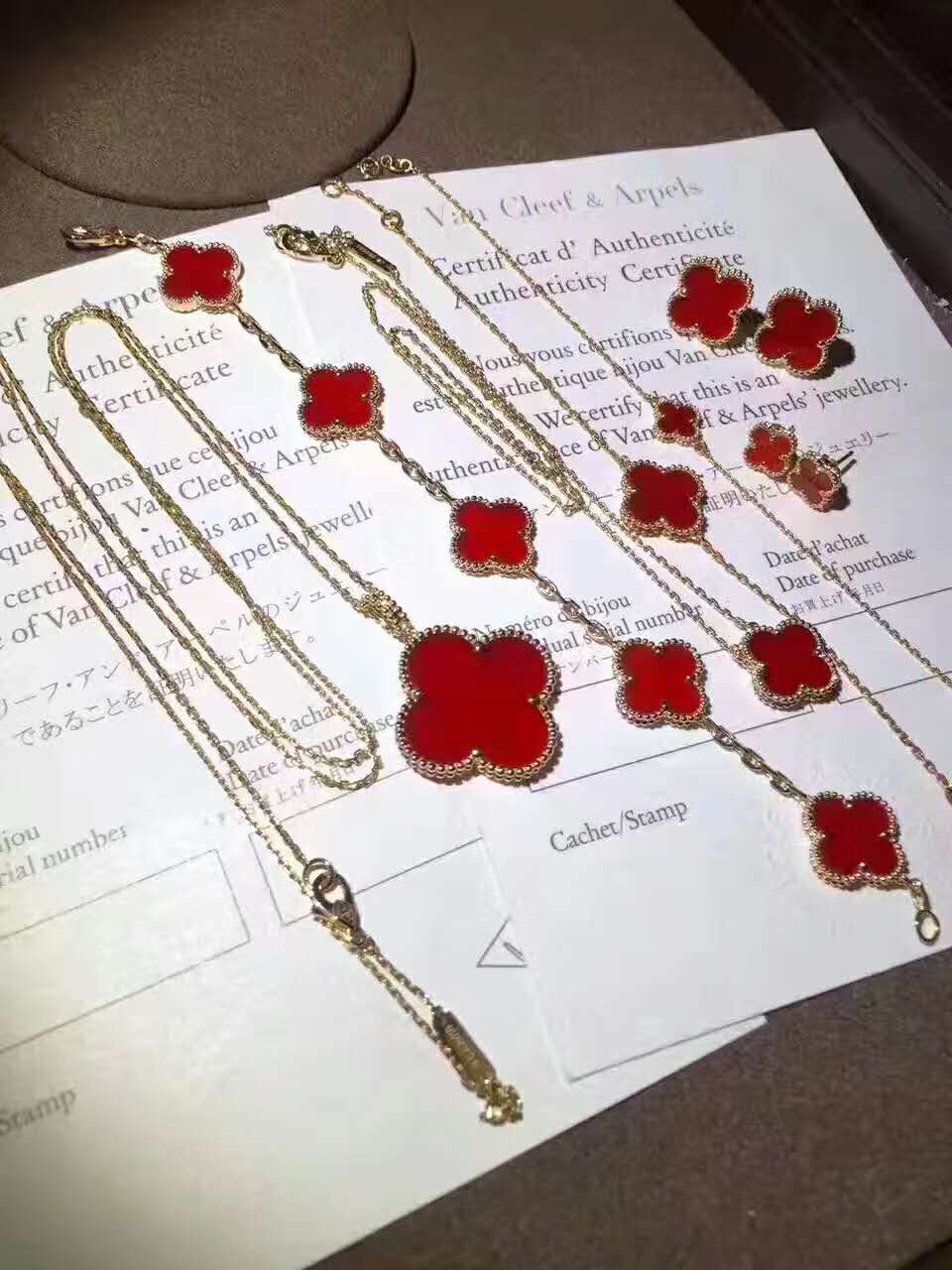 四叶草项链的含义 送四叶草代表什么含义?