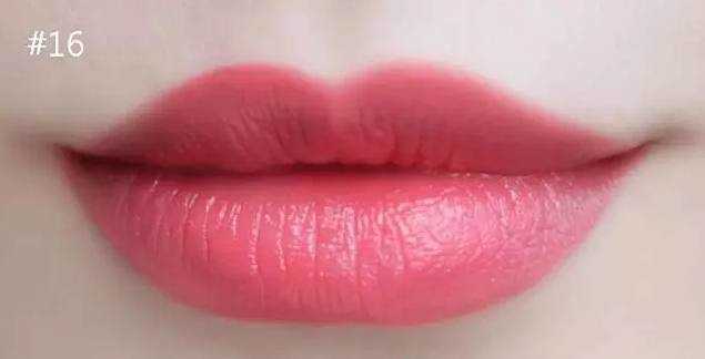 李一桐涂偏黑口红,李一桐唇纹