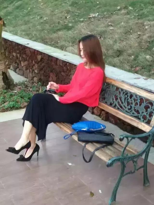 听她说|李政云:举步维艰跨过十个行业”,看她如何逆袭成足球公司老板