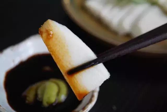 三伏天不吃饭也要买一件棉麻衫,三伏天不开空调吃饭一身汗