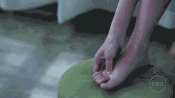 一分钟拯救全身浮肿，你只需要这样做！