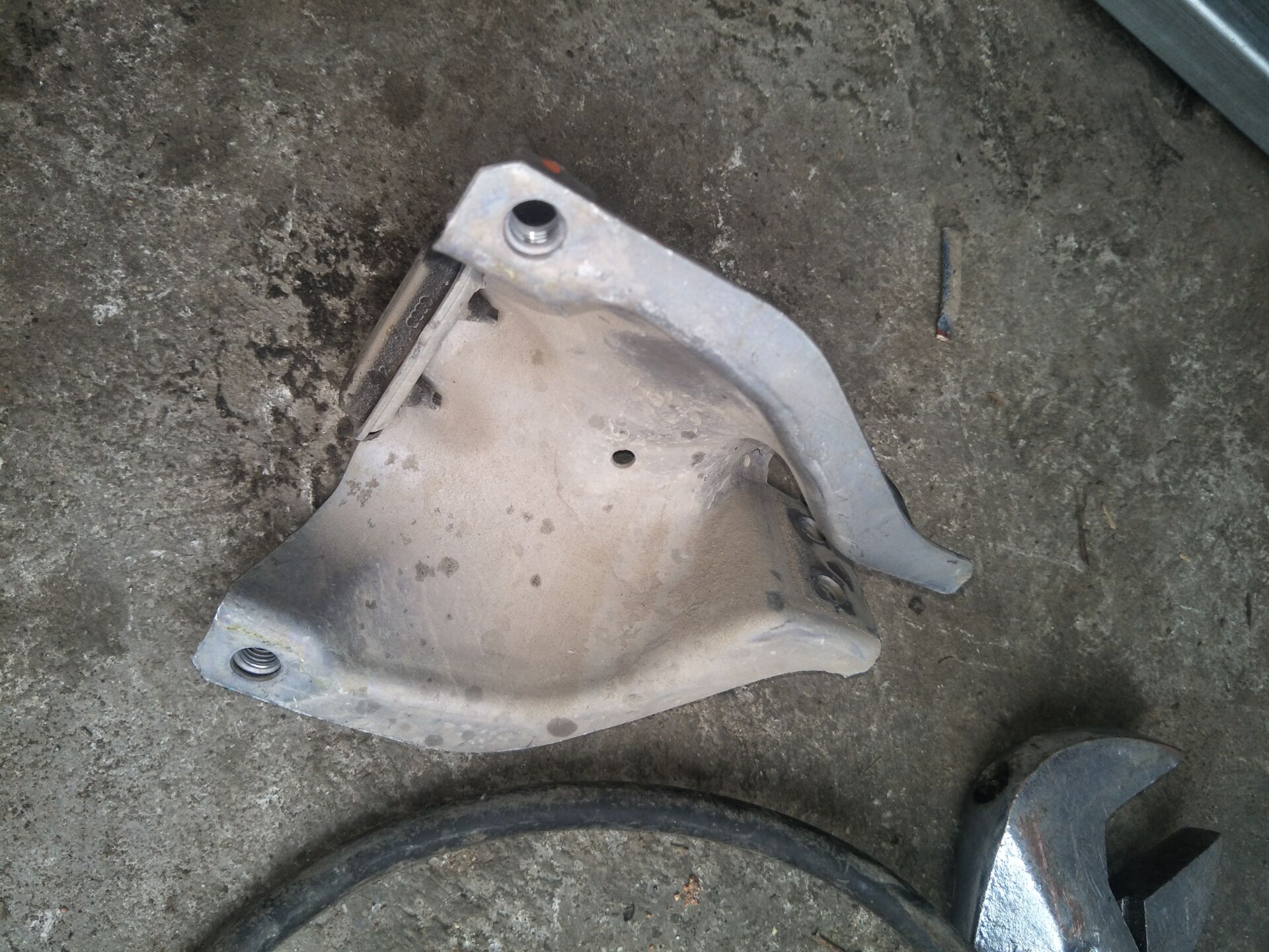 13年奥迪有时打不着火没有故障,奥迪2.5v6发动机通病