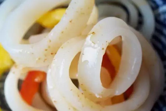 三伏天不吃饭也要买一件棉麻衫,三伏天不开空调吃饭一身汗