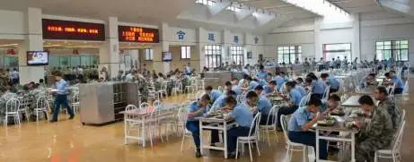 建军90周年：我军“锅碗瓢盆”那些事儿，这回全明白了