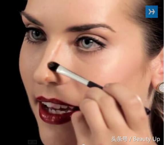 手把手教你如何打造形象,教你三招精致五官